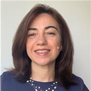 Mamma, laureata in lingue straniere e amante dei bambini, impartisce lezioni di lingua inglese a studenti della scuola elementare, media e delle superiori. 
Sostegno nello svolgimento dei compiti e nella preparazione alle interrogazioni anche per materie